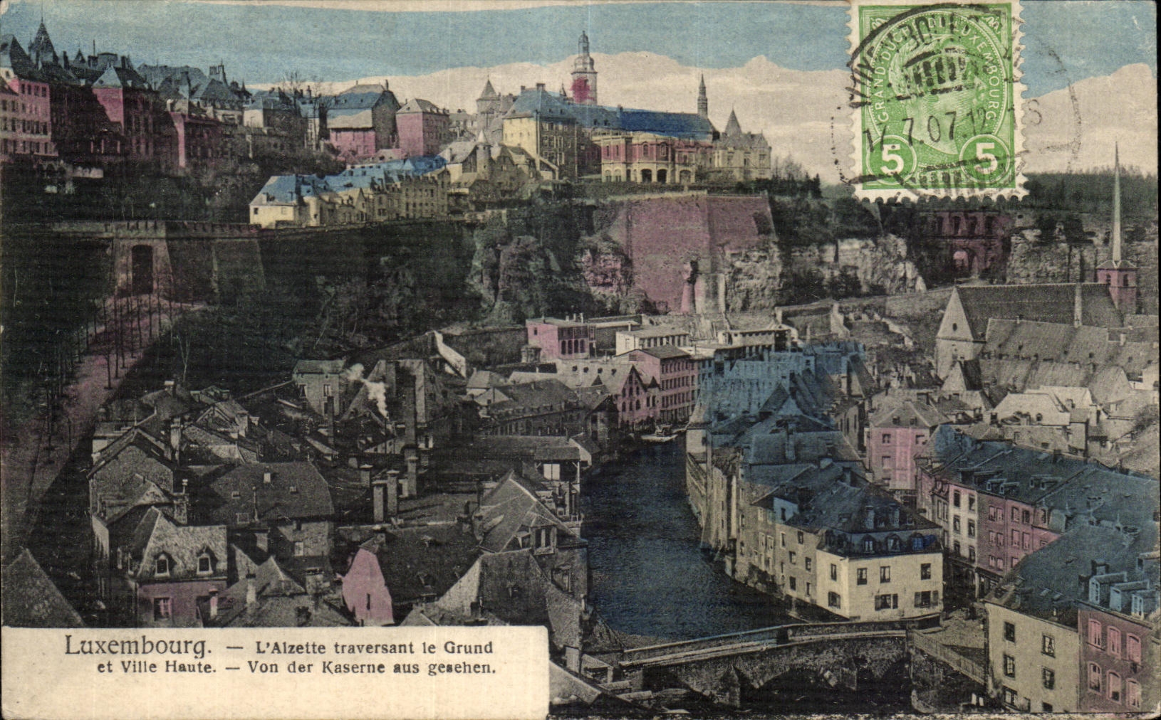 CPA Luxembourg L Alzette traversant le Grund et Ville Haute Von der Kaserne auz geachen