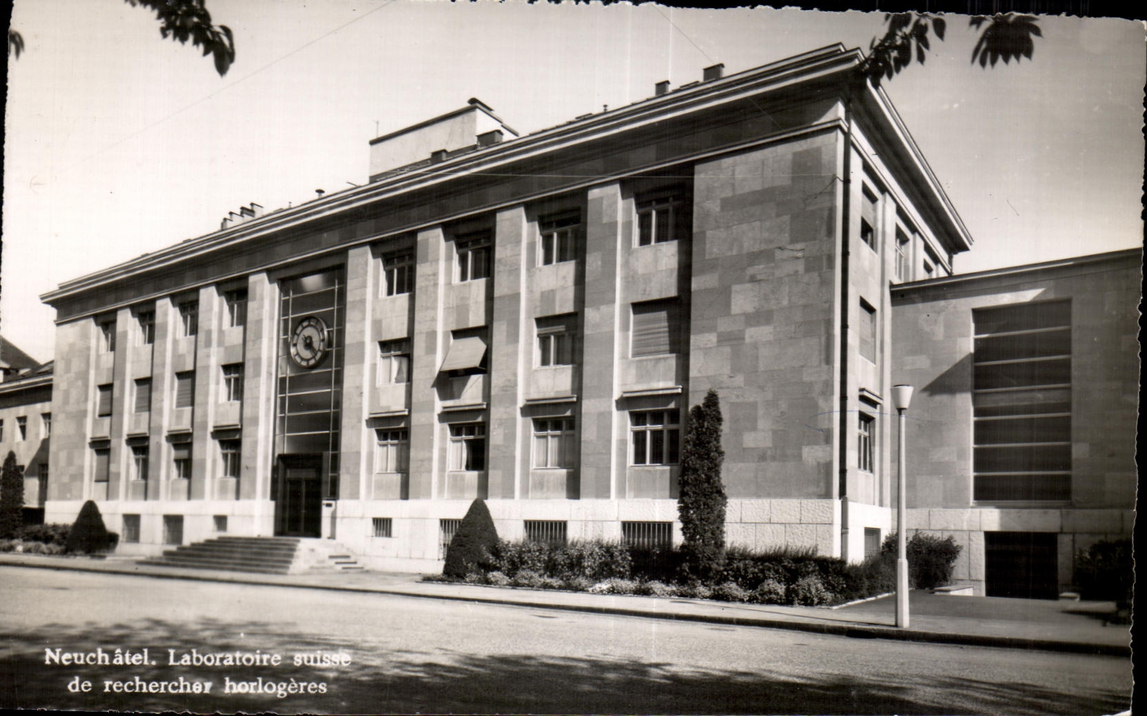 Neuchâtel. Laboratoire suisse de recherches horlogères — Photo-Édition M. Nauchbaum, n° 714