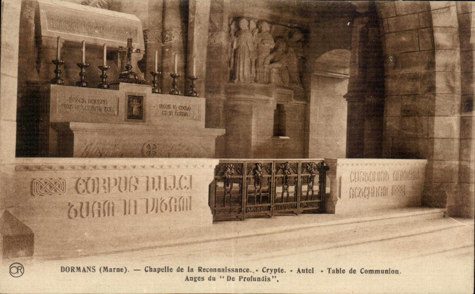 Dormans (Marne) — Chapelle de la Reconnaissance — Autel — Table de Communion — Anges du 'De Profundis'