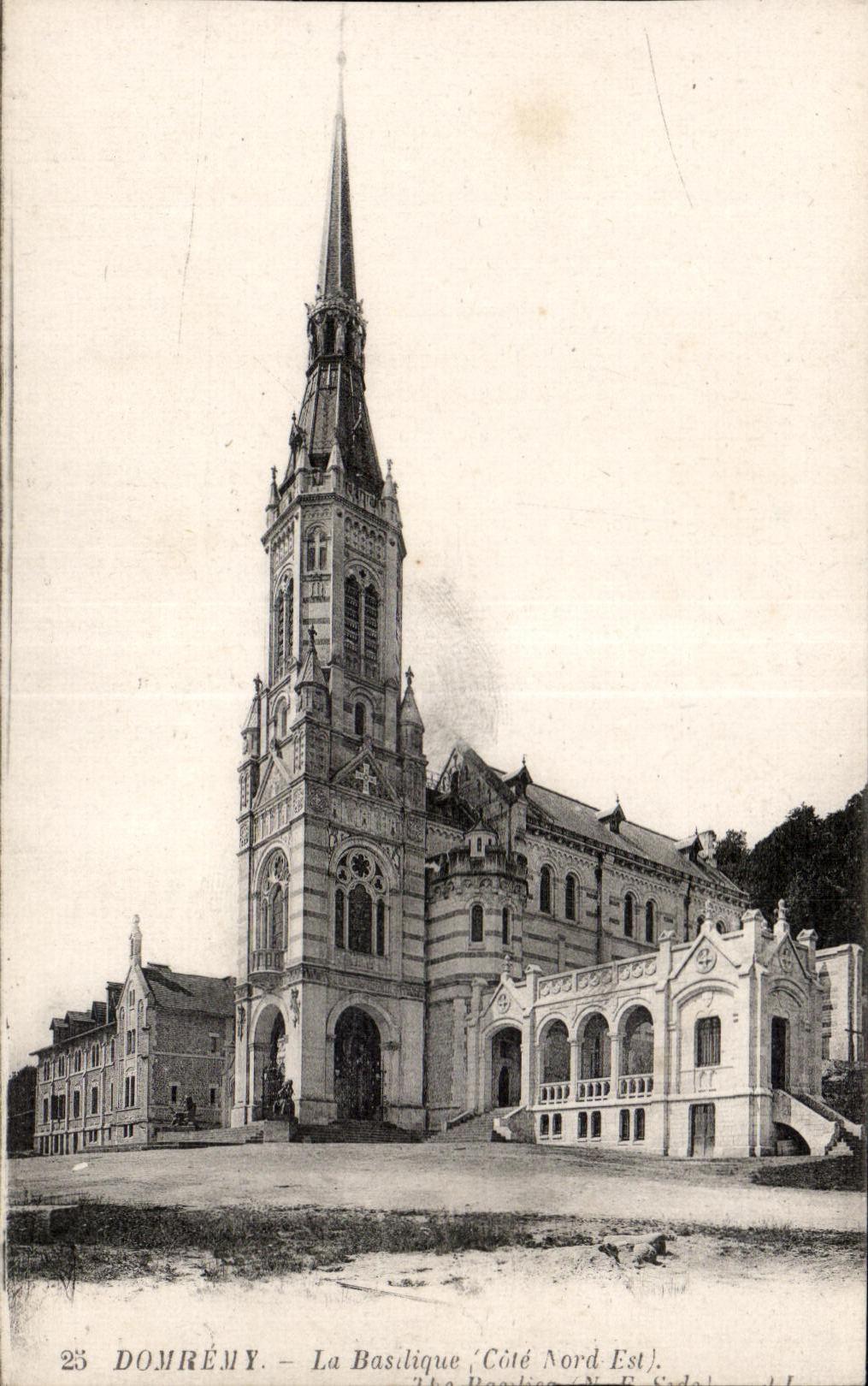 Domrémy — La Basilique (Côté Nord Est) — N. F. Sido