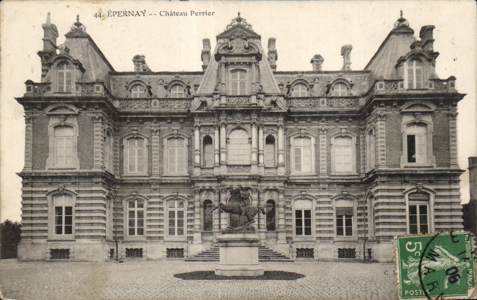 CPA Epernay Chateau Perrier