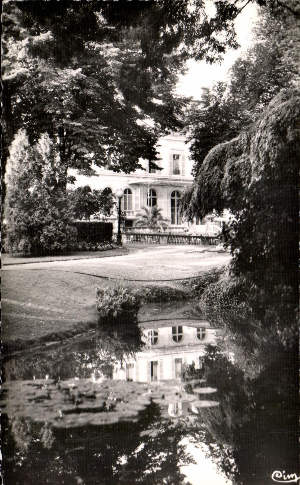Epernay (Marne) — Le Jardin de l'Hôtel de Ville — Cim