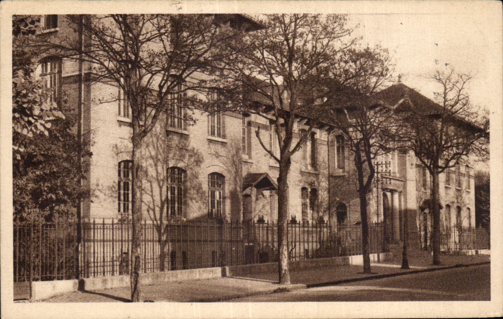 CPA Epernay (Marne) Le Lycee des garcons