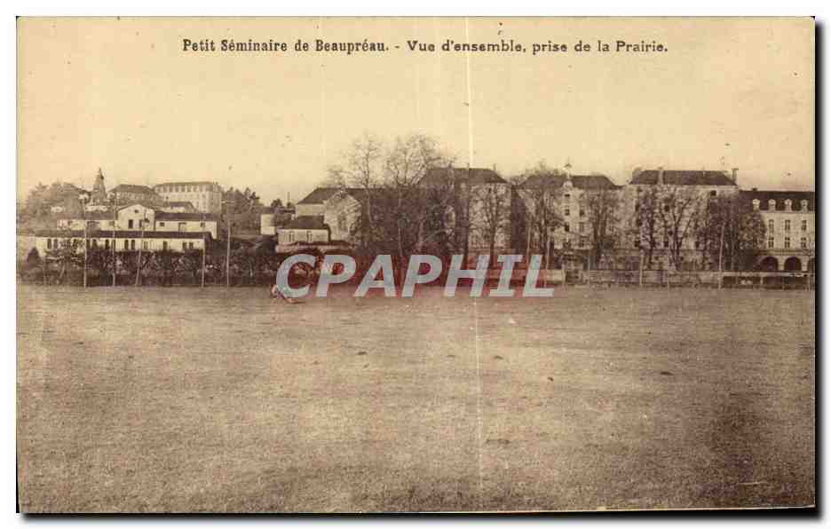 CPA Petit Seminaire de Beaupreau Vue d esemble prise de la Prairie