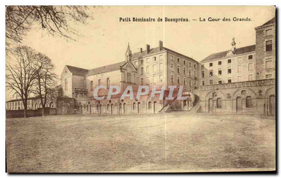 CPA Petit Seminaire de Beaupreau La Cour des Grands