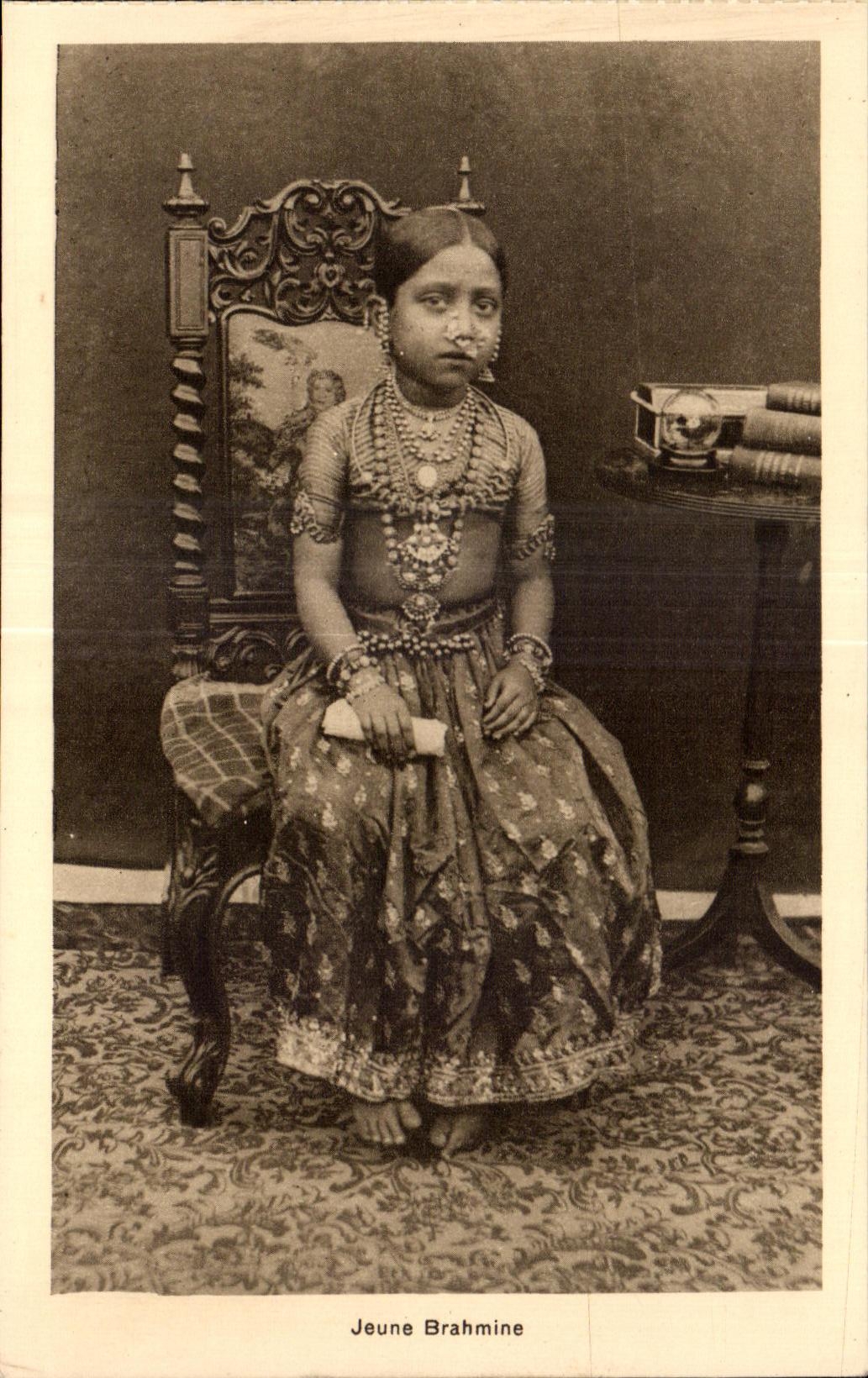 CPA Inde india Missions etrangeres Eveche de Salem Jeune Brahmine Folklore Costume