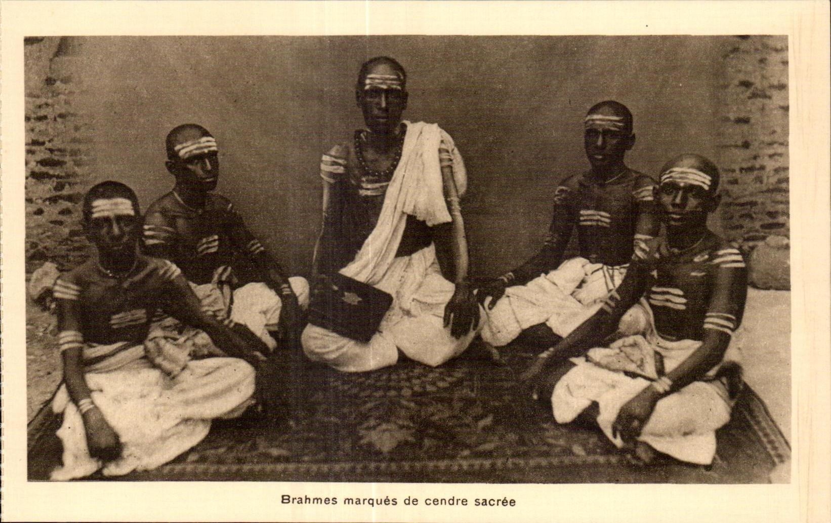Brahmes marqués de cendre sacrée — A. Du Bosq, éditeur, Calvados