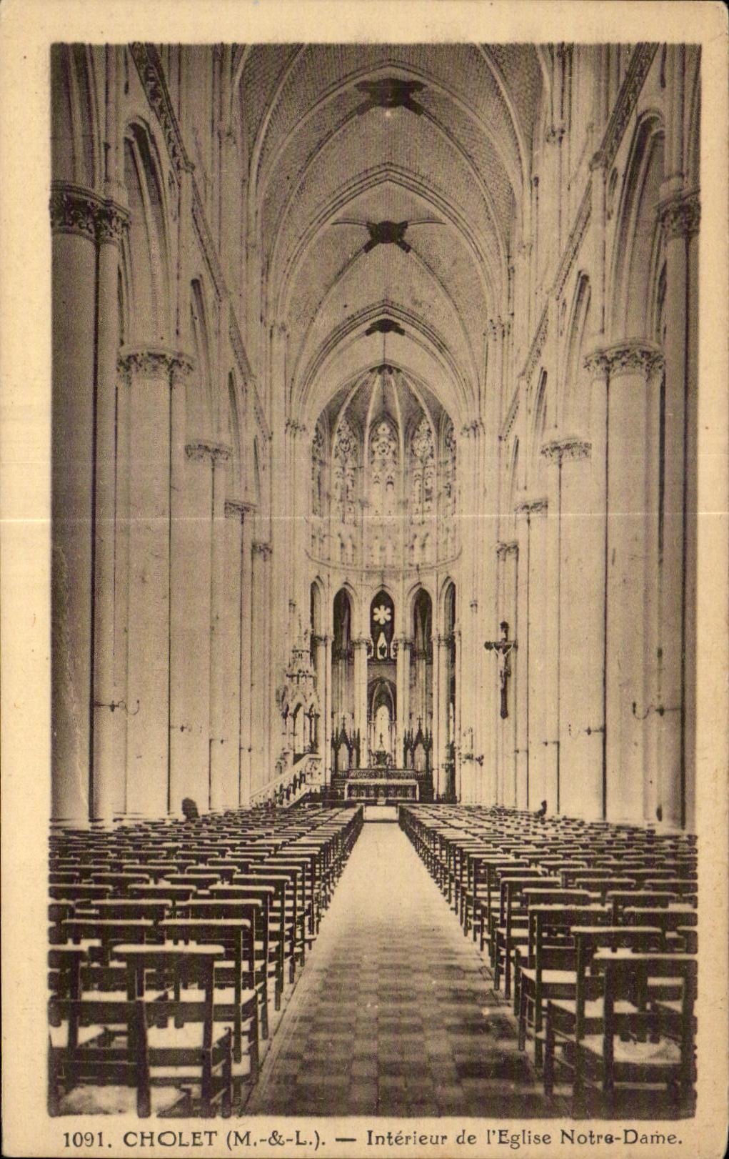 CPA Cholet Interieur de L Eglise Notra Dame