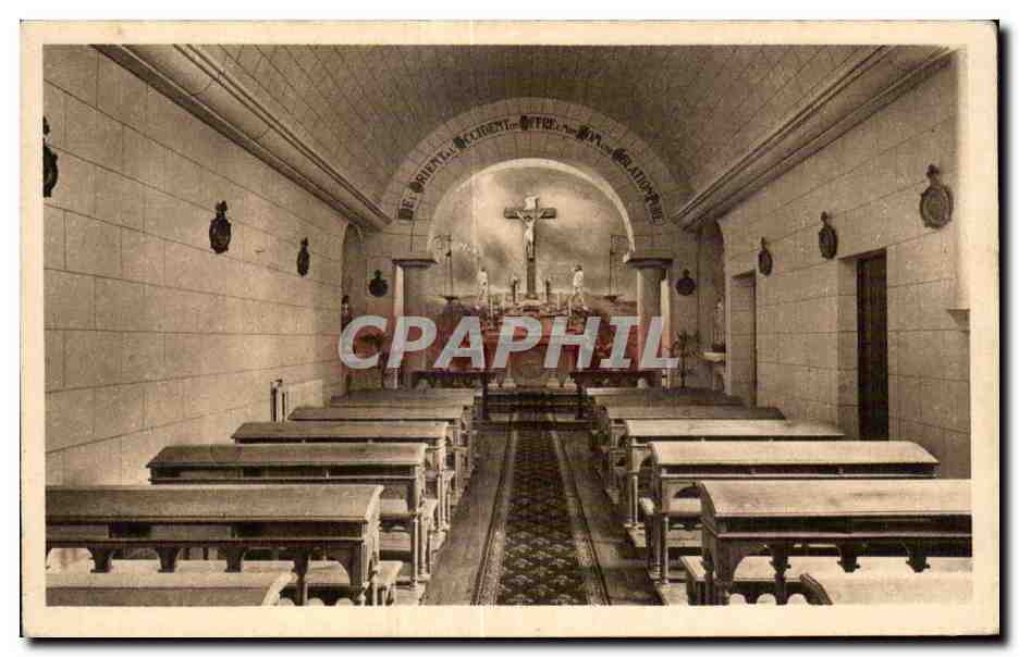 CPA Cholet Loublande (Deux seeres) ouvroir Missionnaire du Sacee Coeur L Interieur mde la Chapeile
