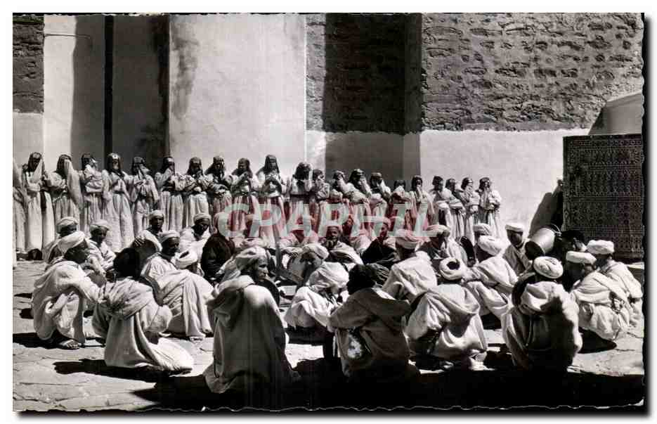 CPA Maroc Marrakech L Ahouach chez le Pacha El Glaout Folklore Costume