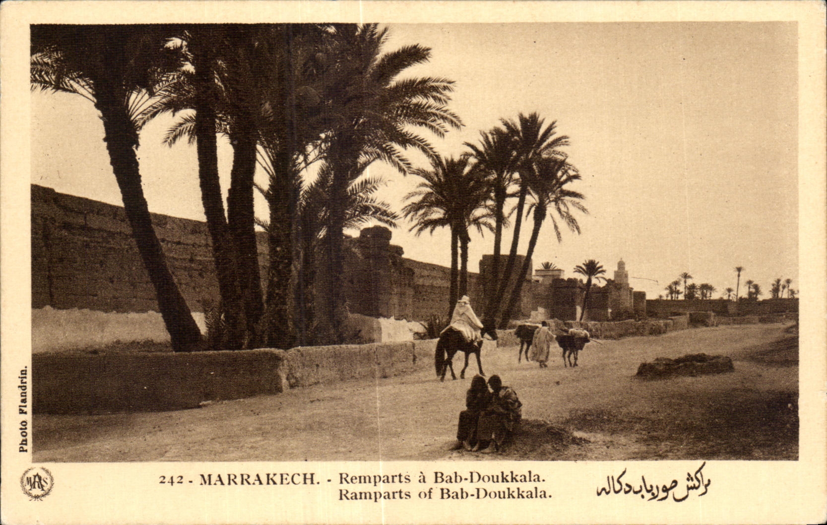 CPA Maroc Marrakech Remparts a Bab-Doukkala