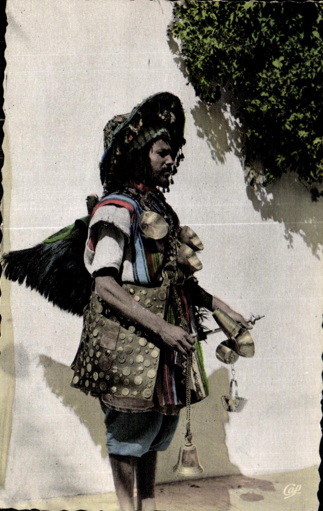 CPA Maroc Scenes   Types Cap Porteur d eau Folklore Costume Homme