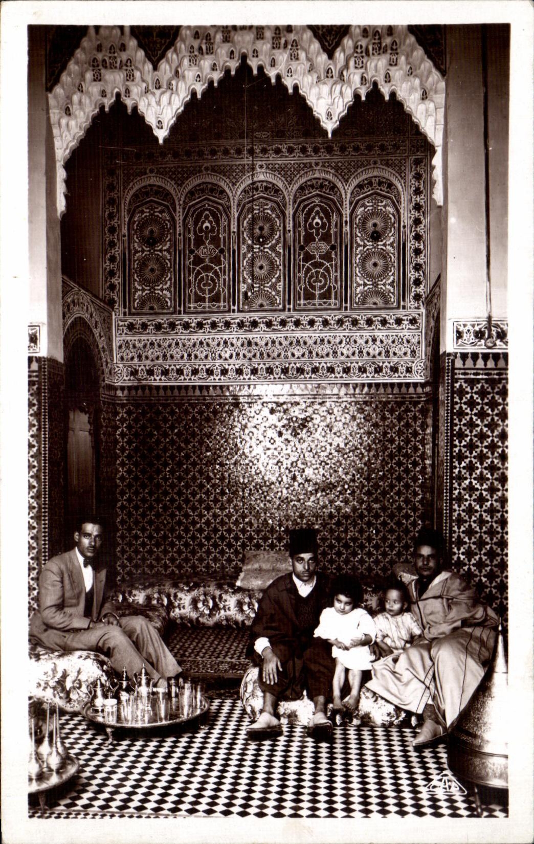 CPA Maroc Fes Salou d une habitation marocaine