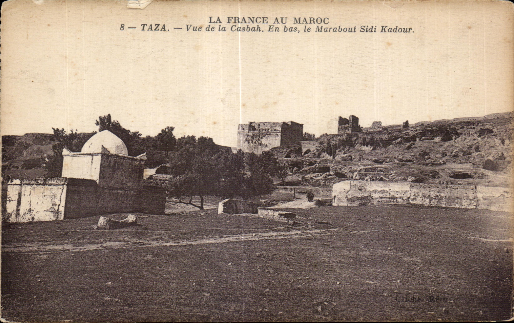 CPA Maroc La France Au Maroc Taza Vue de la Casbah En bas le Marabout Sidi Kadour