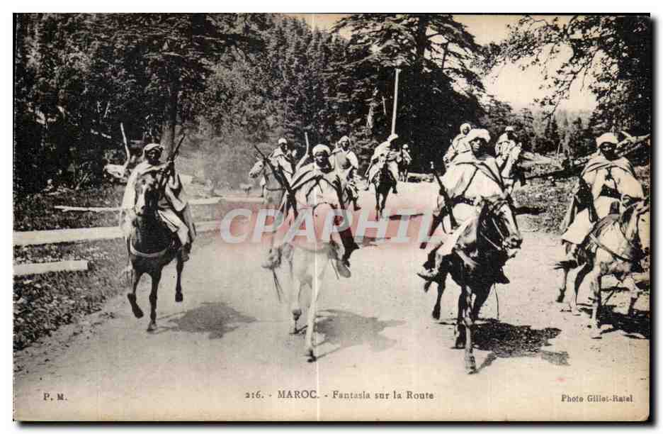 CPA Maroc Fantasla Sur la Route Cheval Horse