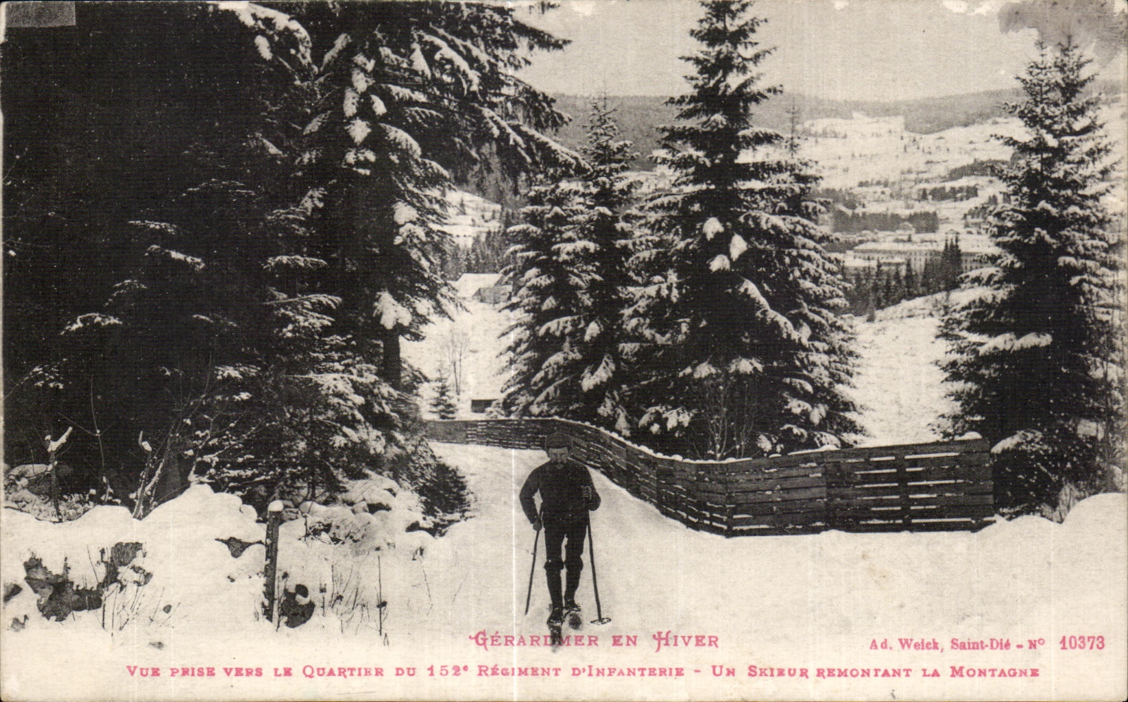 Gérardmer en hiver — Vue prise vers le quartier du 152e Régiment d'Infanterie — Un skieur remontant la montagne — Ad. Welek, Saint-Dié, n° 10373