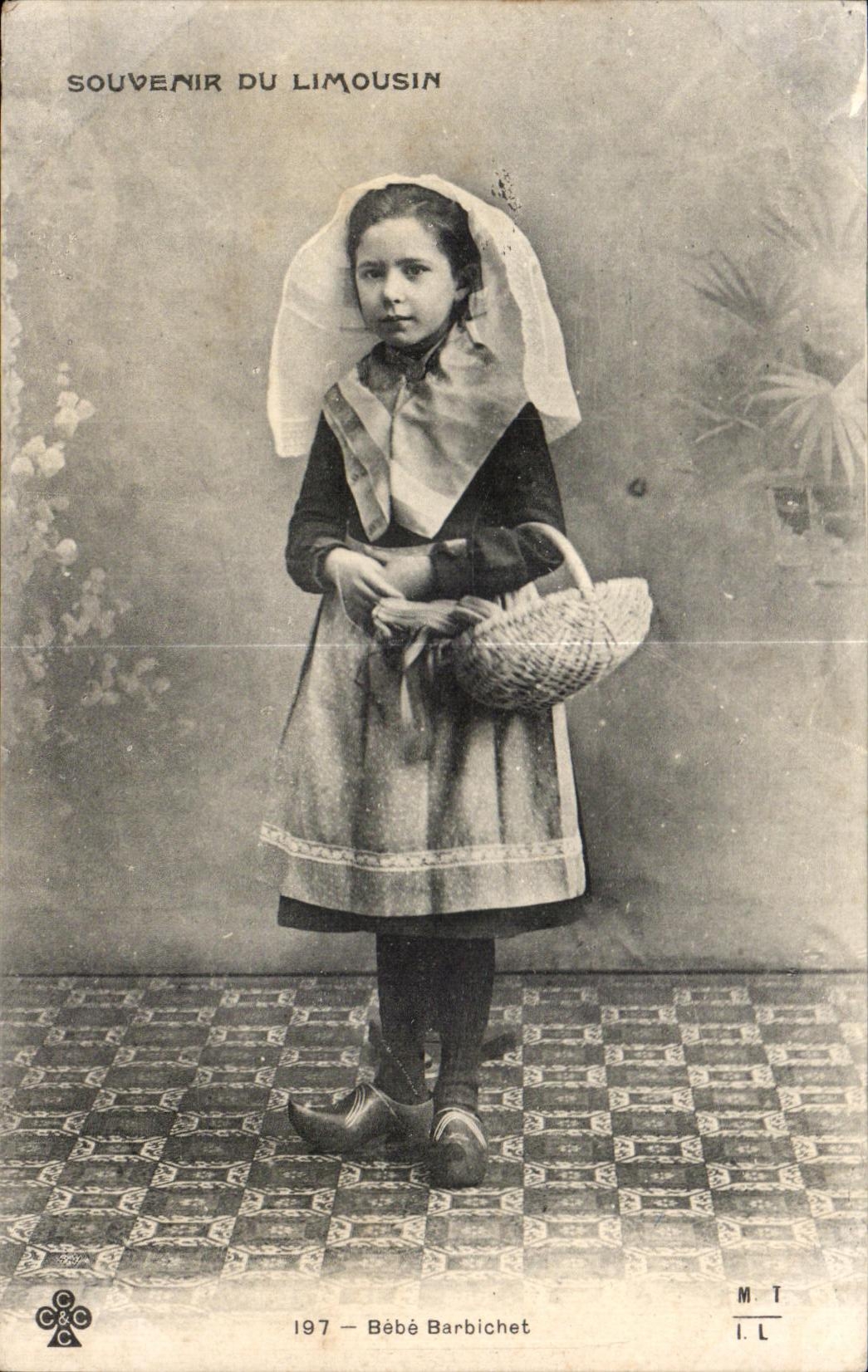 CPA Bebe Barbichet Limousin Folklore Costume