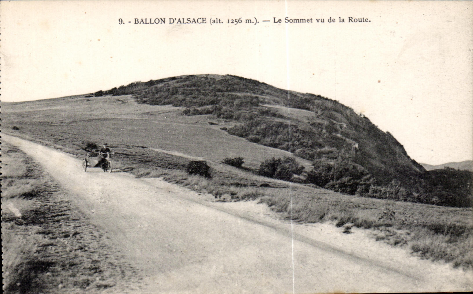 CPA Ballon D Alsace Le Sommet vu de la Route Moto Motorcycle 