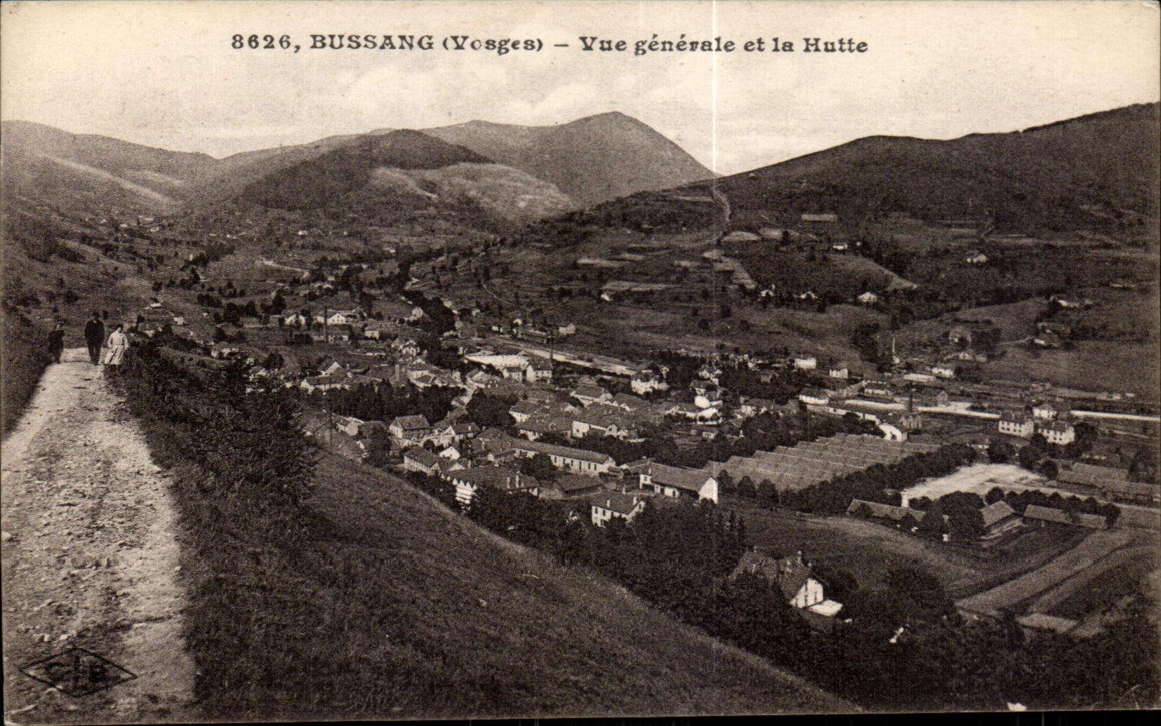 CPA Bussang (Vosges) Vue generale et la Hutte