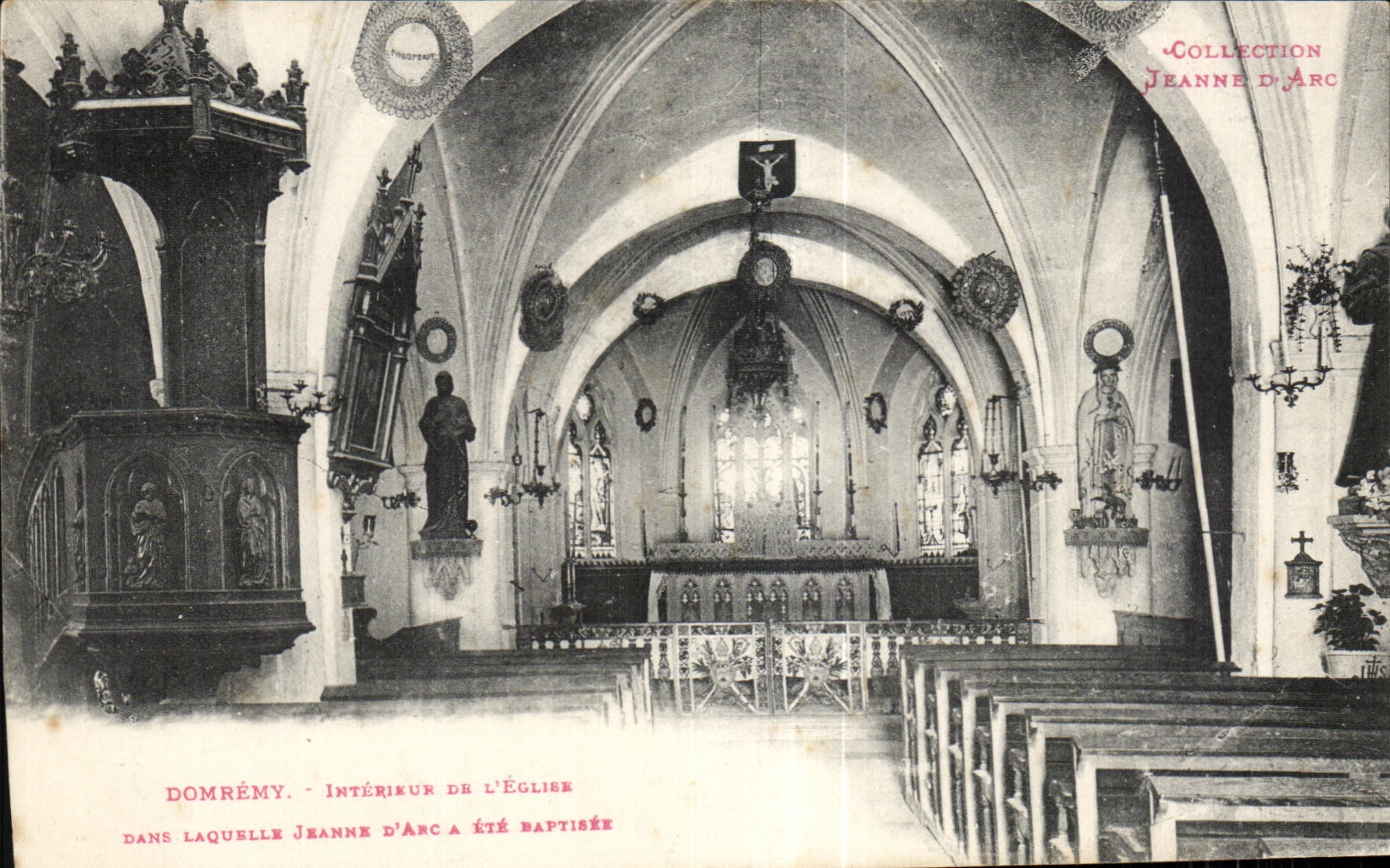 Domrémy — Intérieur de l'église dans laquelle Jeanne d'Arc a été baptisée — Collection Jeanne d'Arc