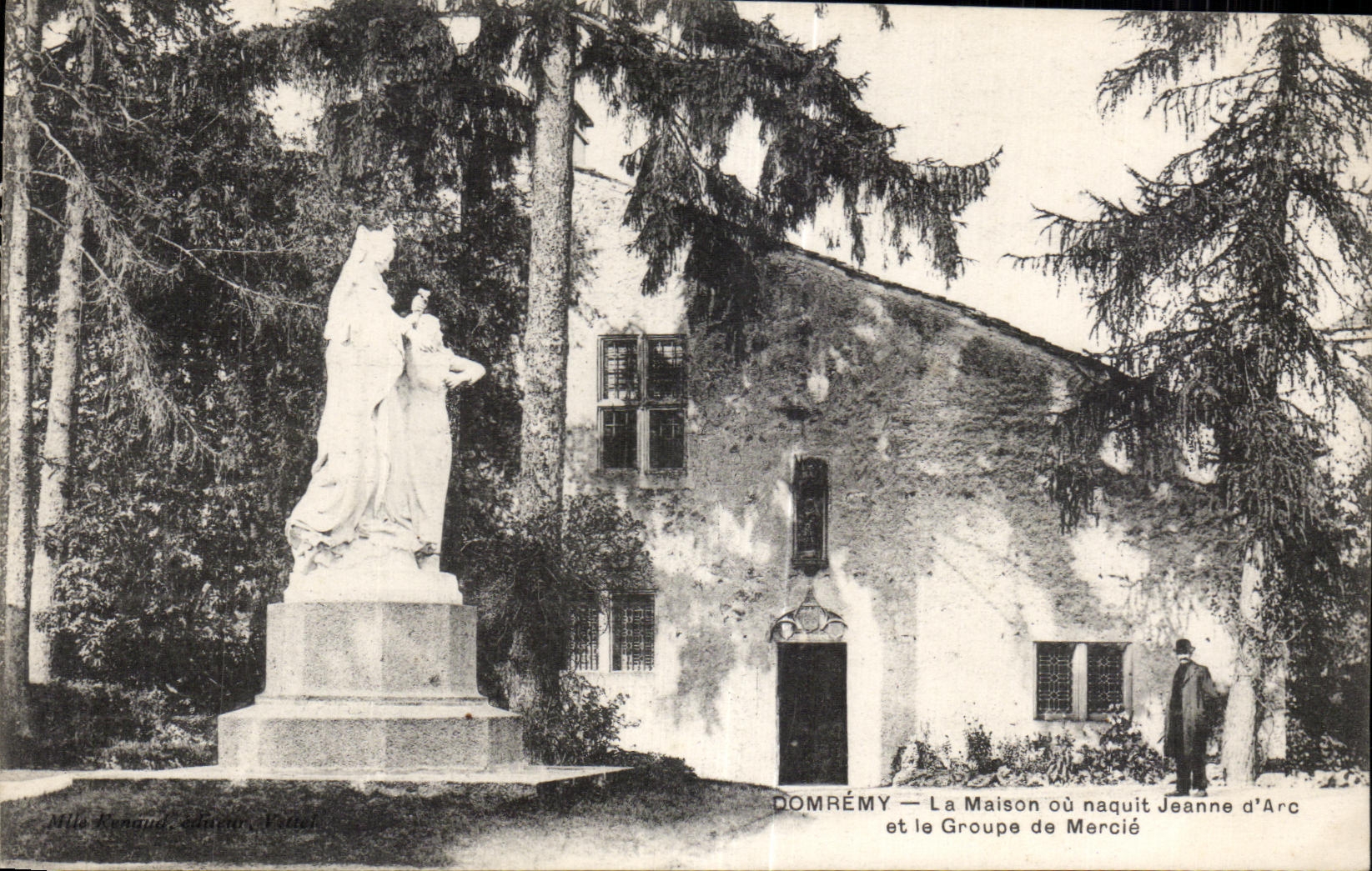 CPA Domremy La Maison ou naquit jeanne d Arc et le Groupe de Mercle