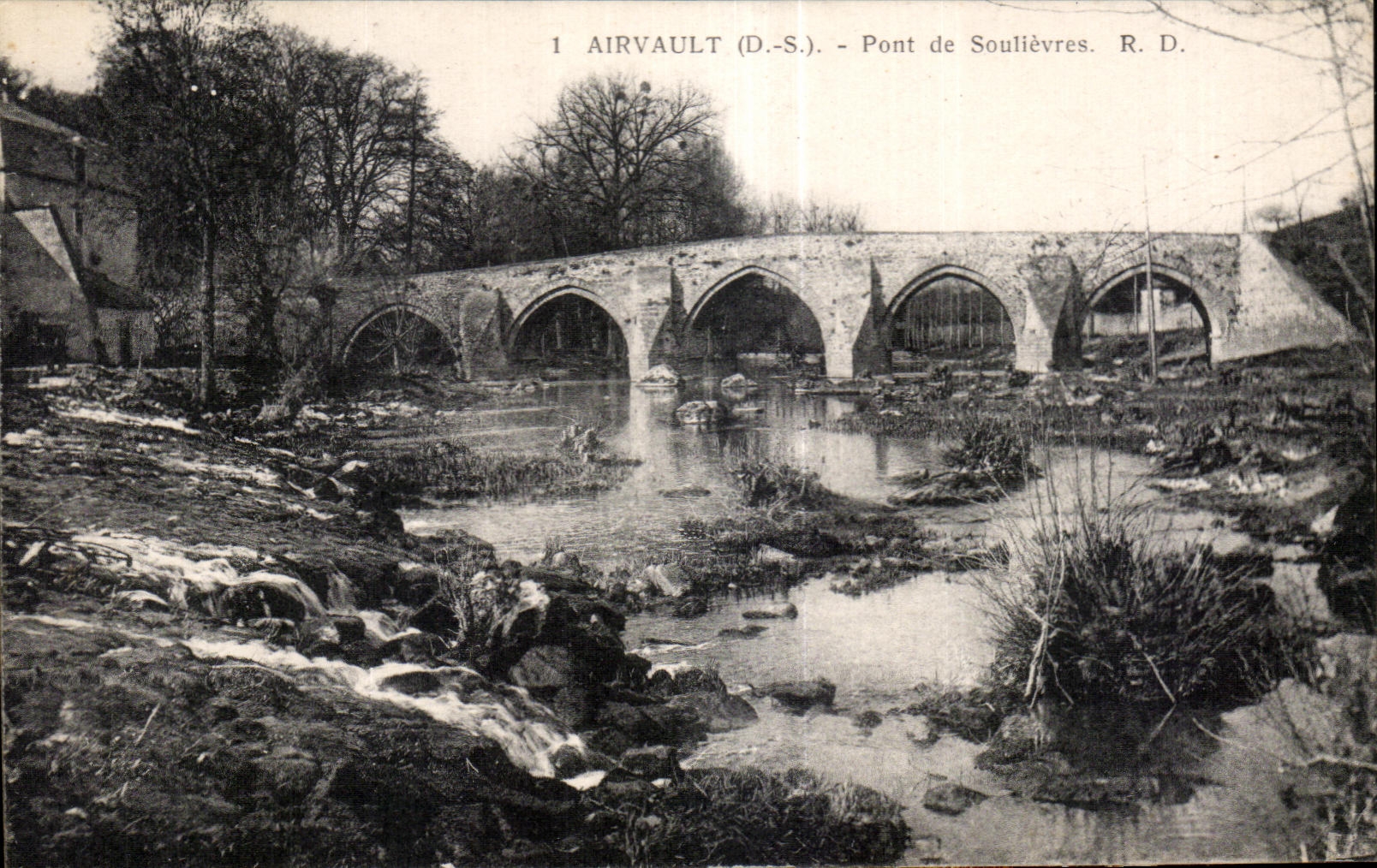 CPA Airvault Pont de Soulievres