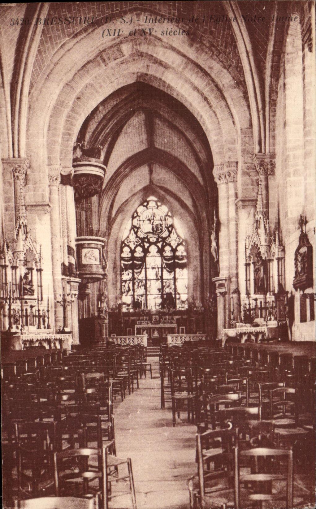 Bressuire (D.S.) — Intérieur de l'Église Notre-Dame (XIIe et XVe siècles)