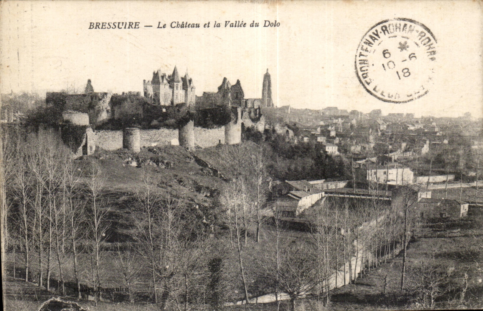 CPA Bressuire Le Chateau et la Vallee du Dolo