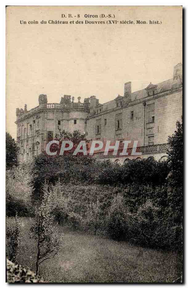 Oiron (D.-S.) — Un coin du Château et des Douvres (XVIe siècle, Mon. hist.) — D.B. - 8