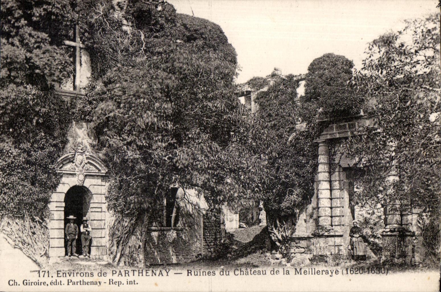 CPA Environs de Parthenay Ruines Du Chateau De La Meilleraye
