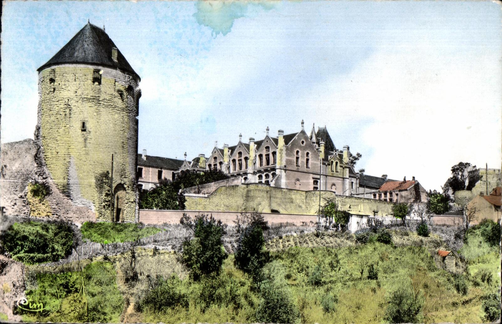 Thouars (Deux-Sèvres) — La Tour du Prince de Cartes et l'École des Jeunes Filles — Combière Imp. Macon