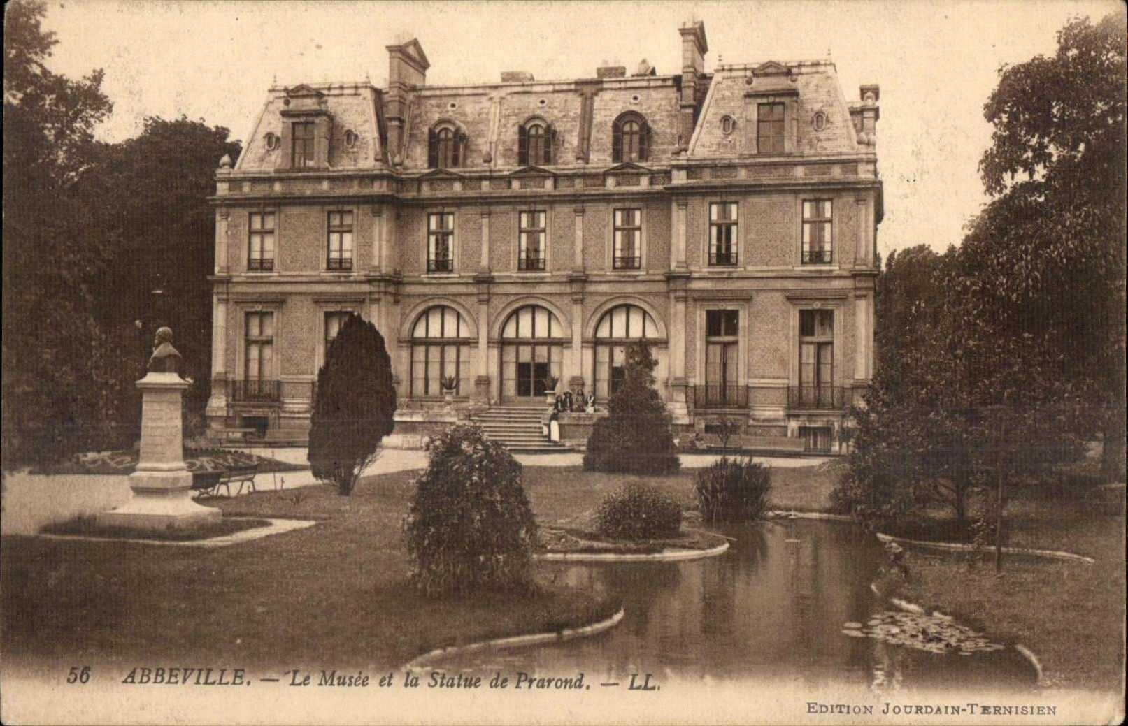 Abbeville - Le Musee et la statue de Prarond - CPA 