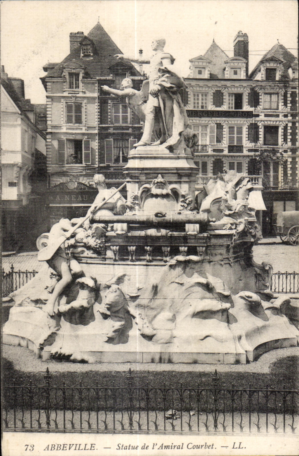 Abbeville - Statue de l Amiral Courbet - CPA 
