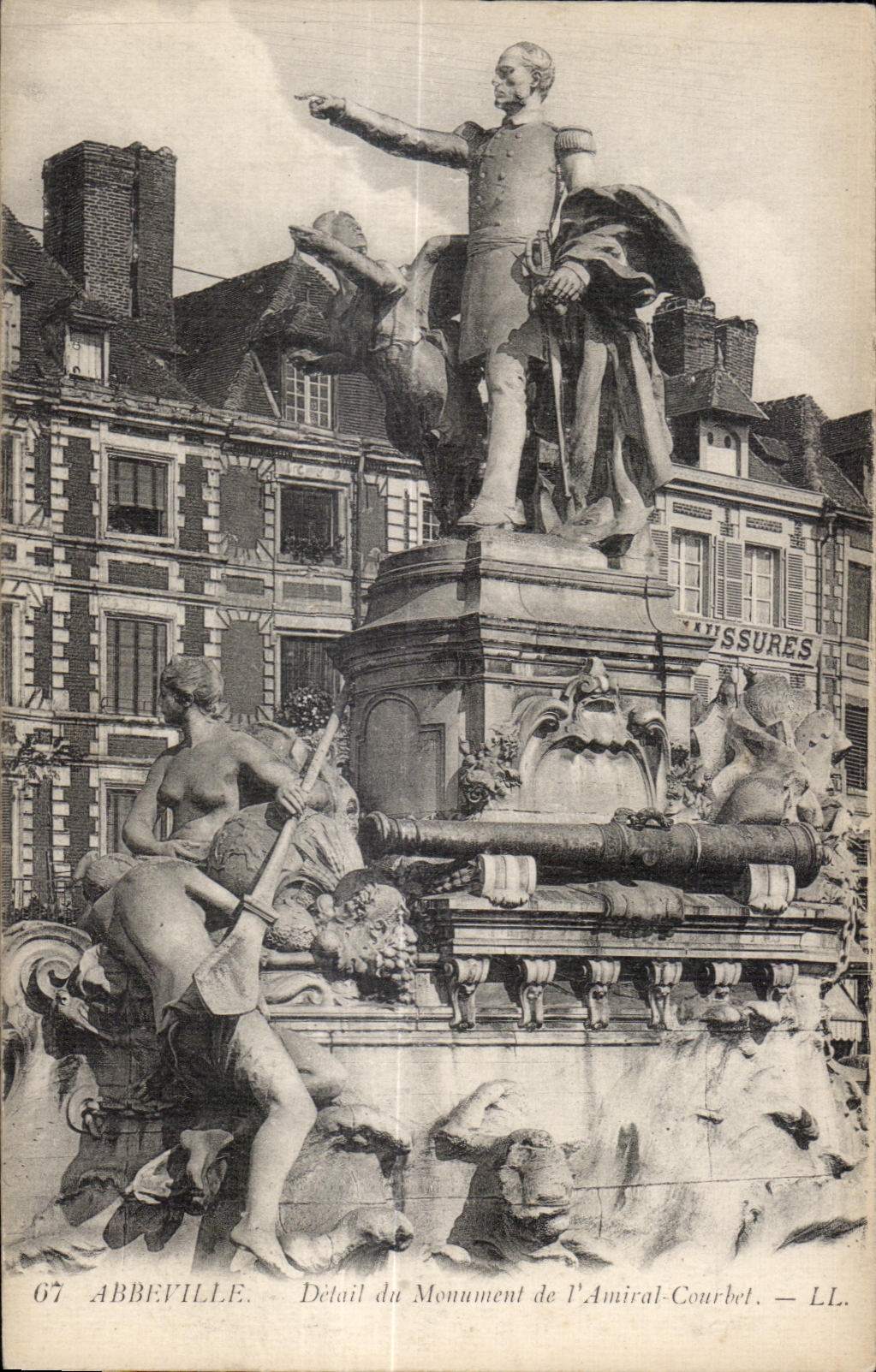 Abbeville - Monument de l Amiral Courbet - CPA