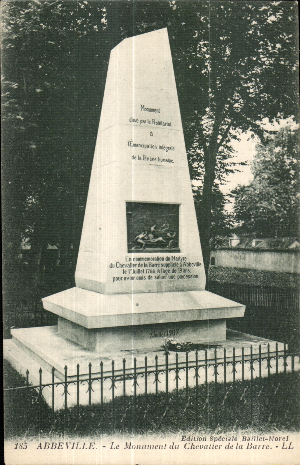 Abbeville - Le Monument du Chevalier de la Barre — Édition Spéciale Baillet-Morel