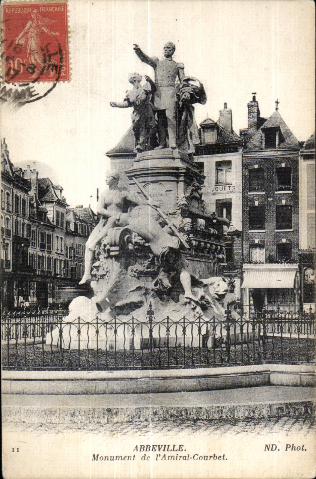 Abbeville — Monument de l'Amiral Courbet — ND. Phot.