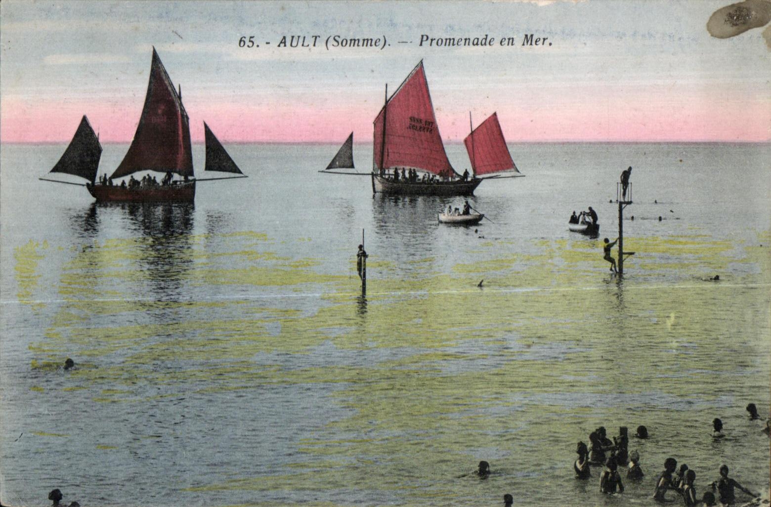 CPA Ault Promanade en Mer Bateaux 
