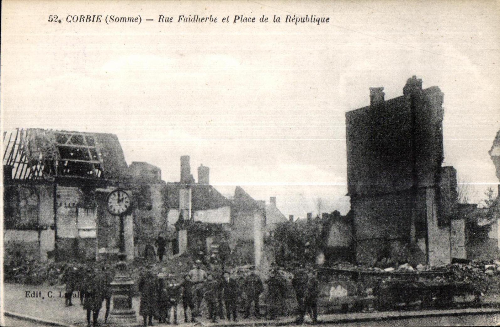 Corbie - Rue Faidherbe et Place de la Republique - CPA 