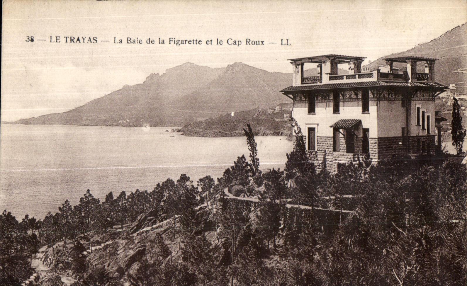 Le Trayas - La Baie de la Figerette et le Cap Roux - CPA 
