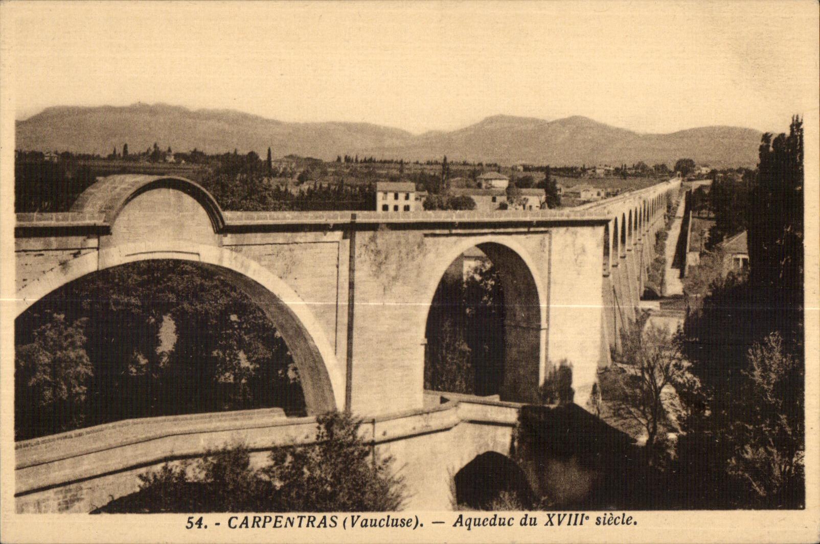 CPA Carpentras Vaucluse Aquedue du XVIII siecle