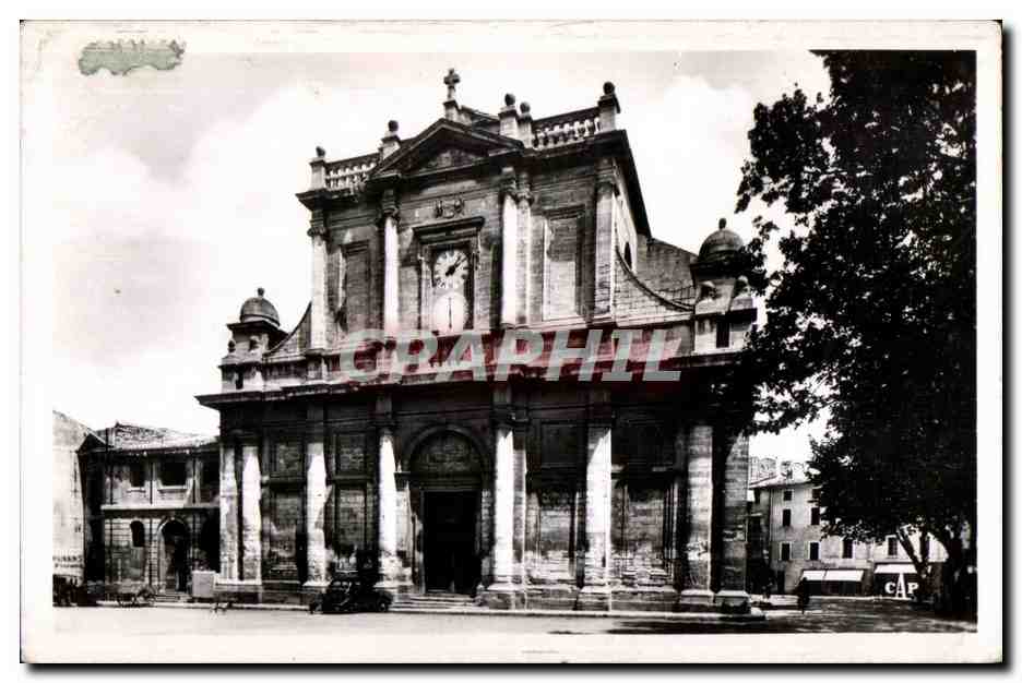 CPA L Isle sur Sorgue L Eglise