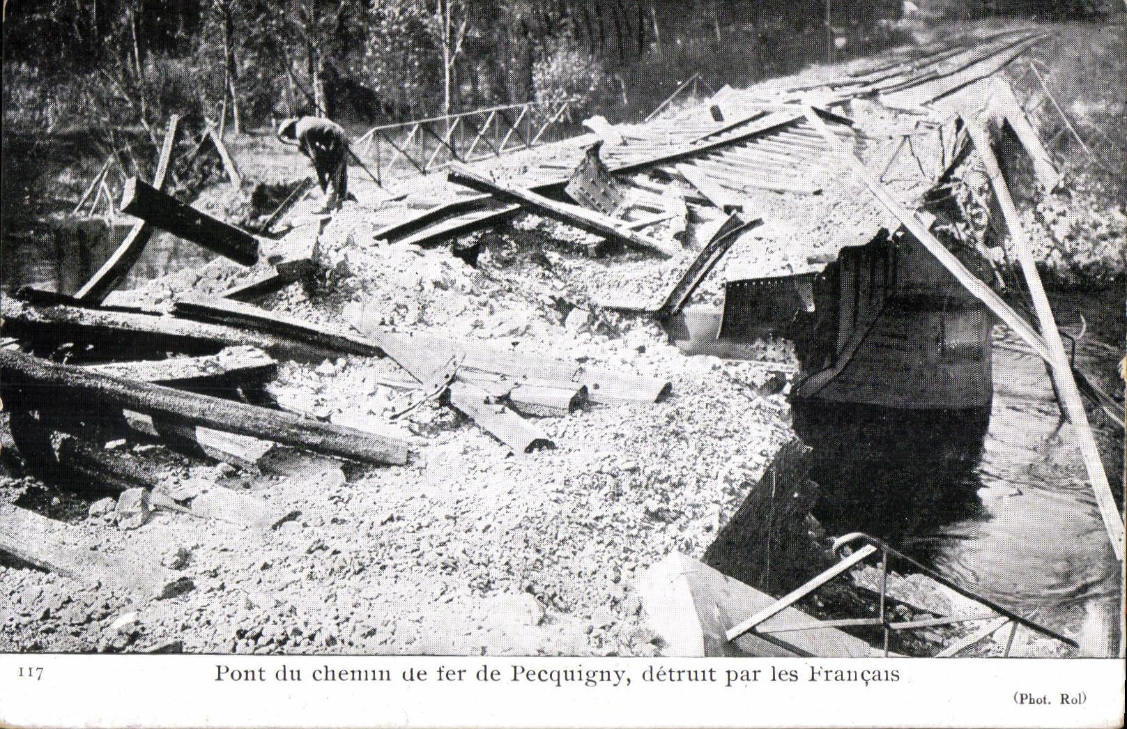 CPA Pont du chemin de fer de Pecquigny detruit par les Francais Militaria 