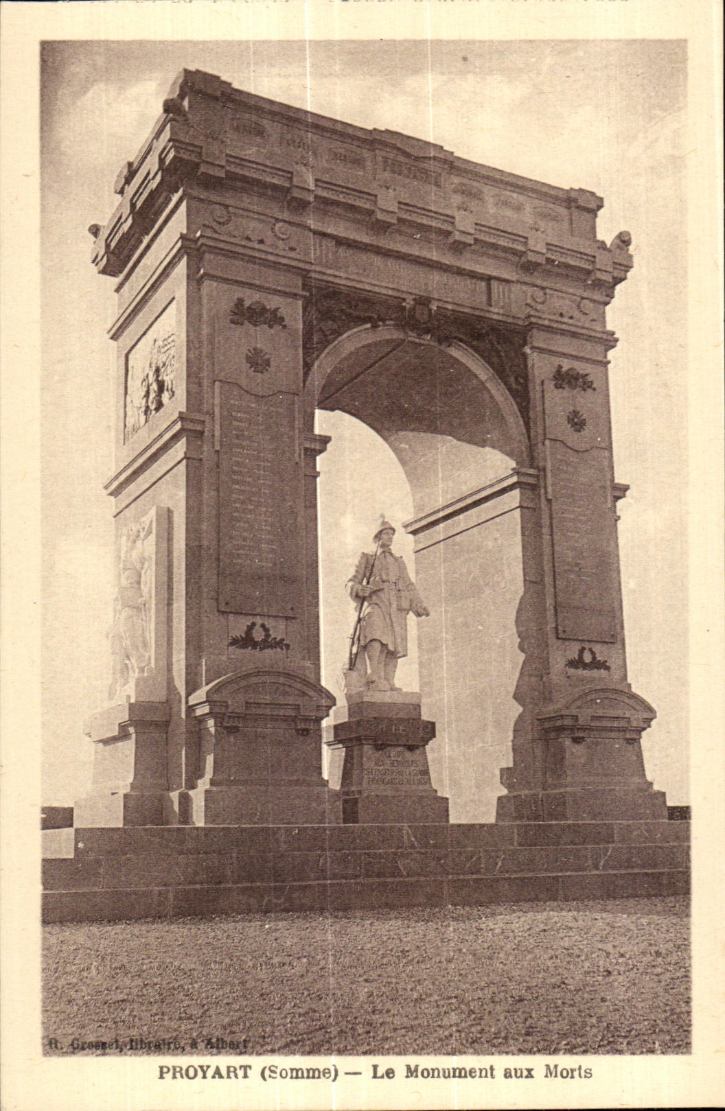 CPA Proyart Somme Le Monument aux Morts
