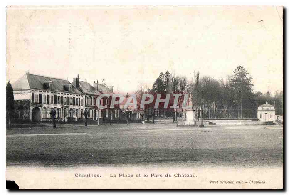CPA Chaulnes La Place et le paare du Chateu