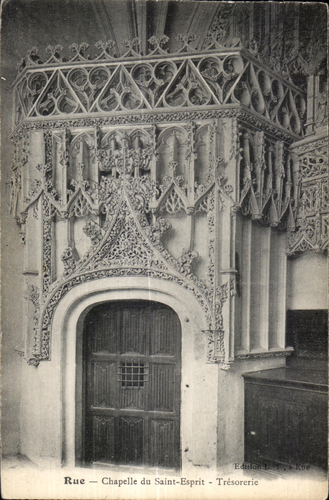 CPA Rue Chapelle du Saint Esprit Tresorerie
