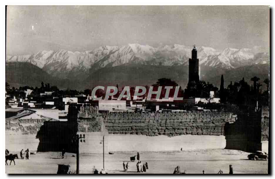 CPA Maroc Marrakech Les remparts et I Atlas