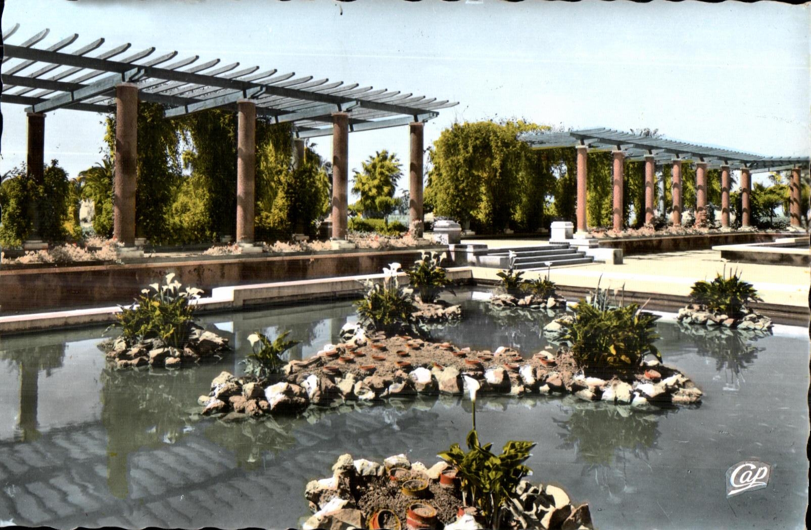 CPA Maroc El Jadida Bassin et Pergolas du Jardin Pulic