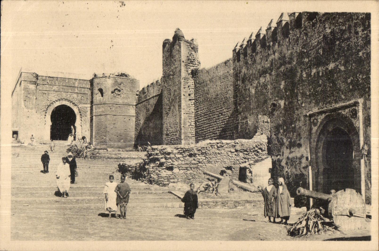 CPA Maroc Rabat Porte et Remparts des Oudaia (XII Siecle)
