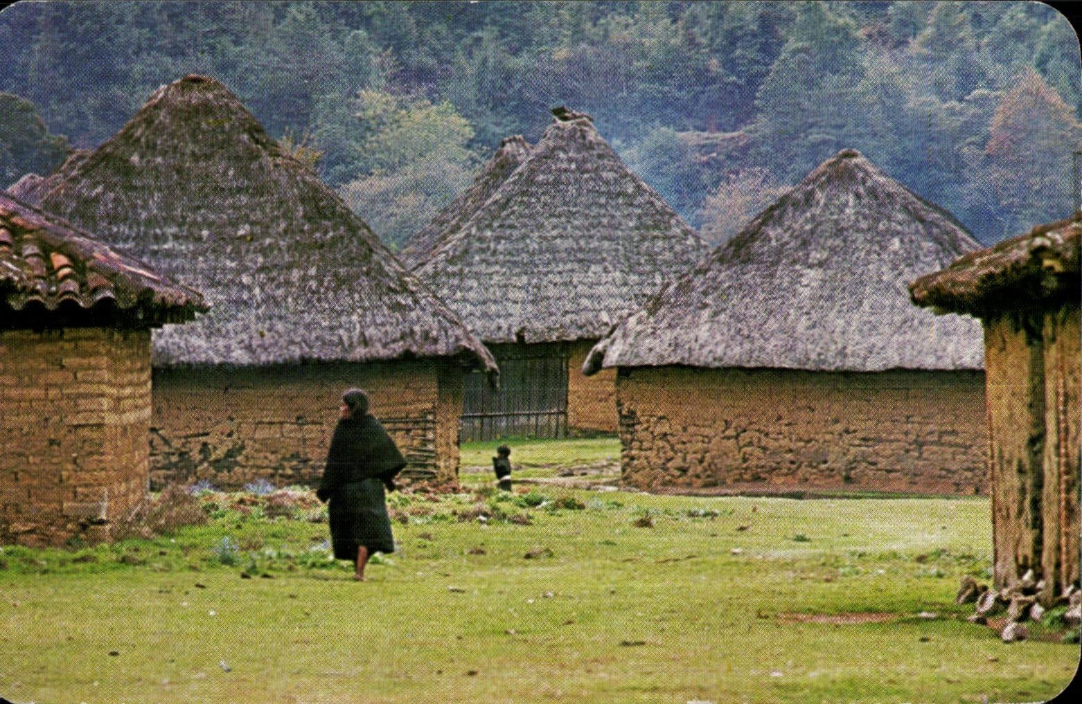 CPA Mexique Tenejapa pueblo de los Altos de Chipas Tenejapa a pictu resque village in the Highlands of chiapas Mexico 