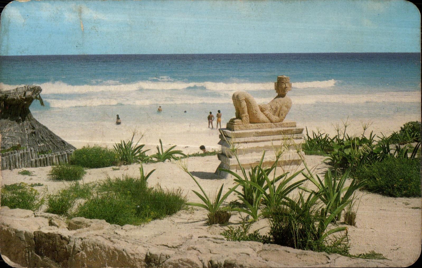CPA Chac Mool frente a la Playa del mismd nombre chac Mool statue in front of Chac Mool Beach Cacun Cuintana Roo Mexico